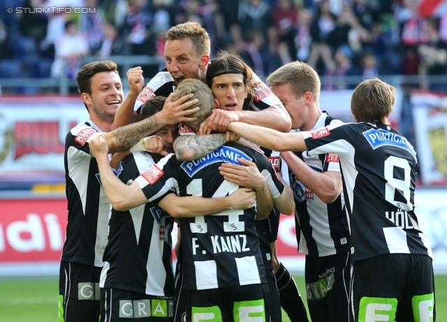 Salzburg - Sturm Graz
Oesterreichische Fussball Bundesliga, 32. Runde, FC RB Salzburg - SK Sturm Graz, Stadion Wals-Siezenheim, 12.04.2014. 

Foto zeigt die Mannschaft von Sturm
Schlüsselwörter: torjubel