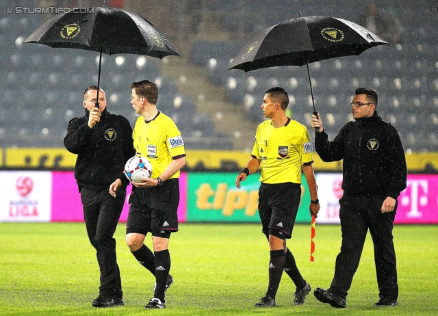 Sturm Graz - Ried
Oesterreichische Fussball Bundesliga, 33. Runde, SK Sturm Graz -  SV Ried, Stadion Liebenau Graz, 19.04.2014. 

Foto zeigt Schiedsrichter Markus Hameter
