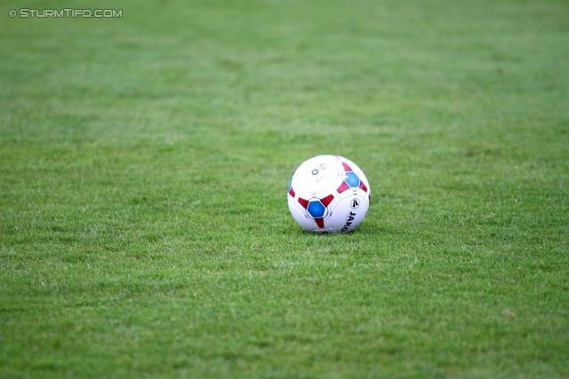 Wolfsberg - Sturm Graz
Oesterreichische Fussball Bundesliga, 34. Runde, Wolfsberger AC - SK Sturm Graz, Lavanttal Arena Wolfsberg, 27.04.2014. 

Foto zeigt einen Fussball
