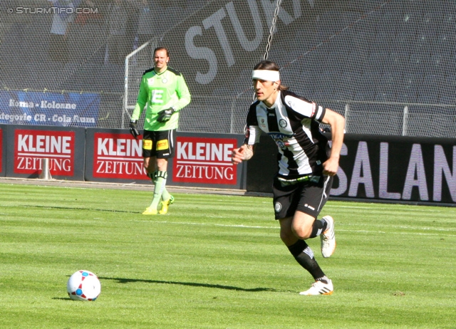 Sturm Graz - Wiener Neustadt
Oesterreichische Fussball Bundesliga, 35. Runde, SK Sturm Graz - SC Wiener Neustadt, Stadion Liebenau Graz, 04.05.2014. 

Foto zeigt Benedikt Pliquett (Sturm), Nikola Vujadinovic (Sturm)
