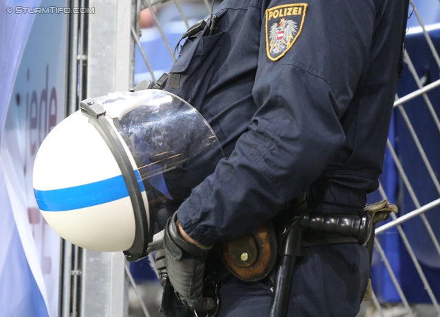 St. Poelten - Sturm Graz
OEFB Cup, Halbfinale, SKN St. Poelten - SK Sturm Graz, Arena St. Poelten, 07.05.2014. 

Foto zeigt Polizei
