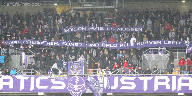 Austria Wien - Sturm Graz
Oesterreichische Fussball Bundesliga, 36. Runde, FK Austria Wien - SK Sturm Graz, Franz-Horr-Stadion Wien, 11.05.2014. 

Foto zeigt Fans von Austria Wien mit einem Spruchband
