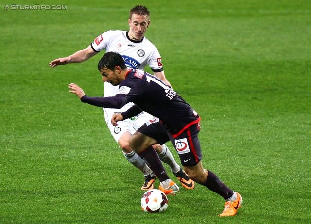 Austria Wien - Sturm Graz
Oesterreichische Fussball Bundesliga, 36. Runde, FK Austria Wien - SK Sturm Graz, Franz-Horr-Stadion Wien, 11.05.2014. 

Foto zeigt Robert Beric (Sturm) und Philipp Hosiner (Austria)
