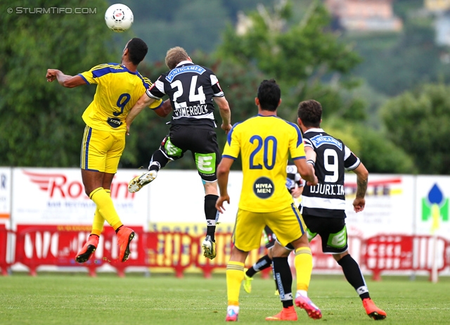 Sturm Graz - Maccabi Tel Aviv
Testspiel,  SK Sturm Graz - Maccabi Tel Aviv, Solarstadion Gleisdorf, 04.07.2014. 

Foto zeigt Mahran Radi (Tel Aviv), Marc Andre Schmerboeck (Sturm), Omri Ben Harush (Tel Aviv) und Marco Djuricin (Sturm)
