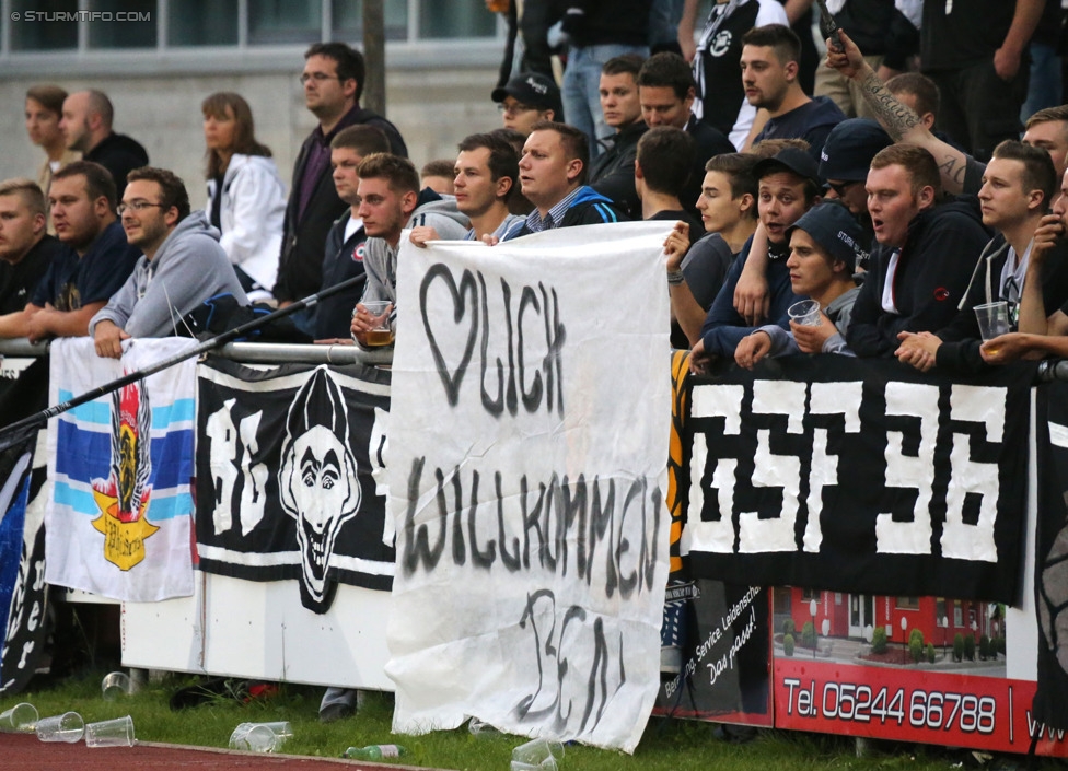 Schwaz - Sturm Graz
OEFB Cup, 1. Runde, SC Schwaz - SK Sturm Graz, Silberstadtarena Schwaz, 11.07.2014. 

Foto zeigt Fans von Sturm mit einem Spruchband
