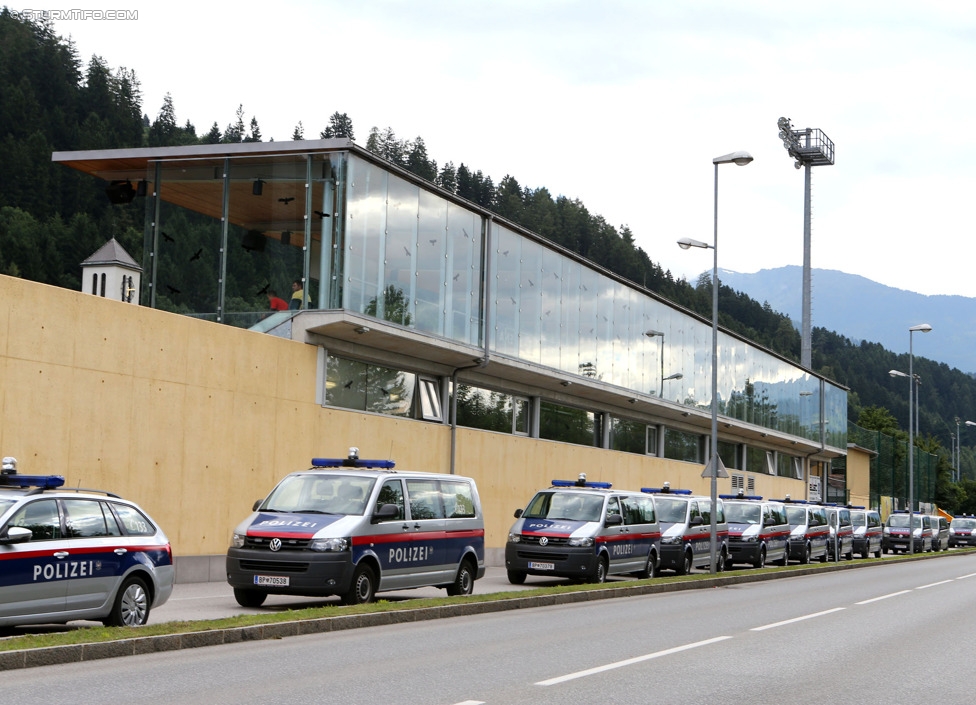 Schwaz - Sturm Graz
OEFB Cup, 1. Runde, SC Schwaz - SK Sturm Graz, Silberstadtarena Schwaz, 11.07.2014. 

Foto zeigt Polizei
