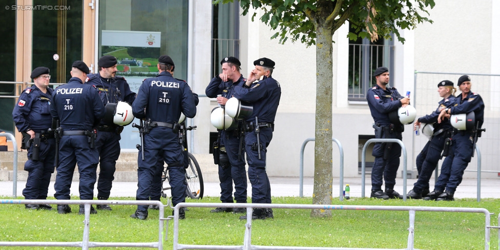 Schwaz - Sturm Graz
OEFB Cup, 1. Runde, SC Schwaz - SK Sturm Graz, Silberstadtarena Schwaz, 11.07.2014. 

Foto zeigt Polizei
