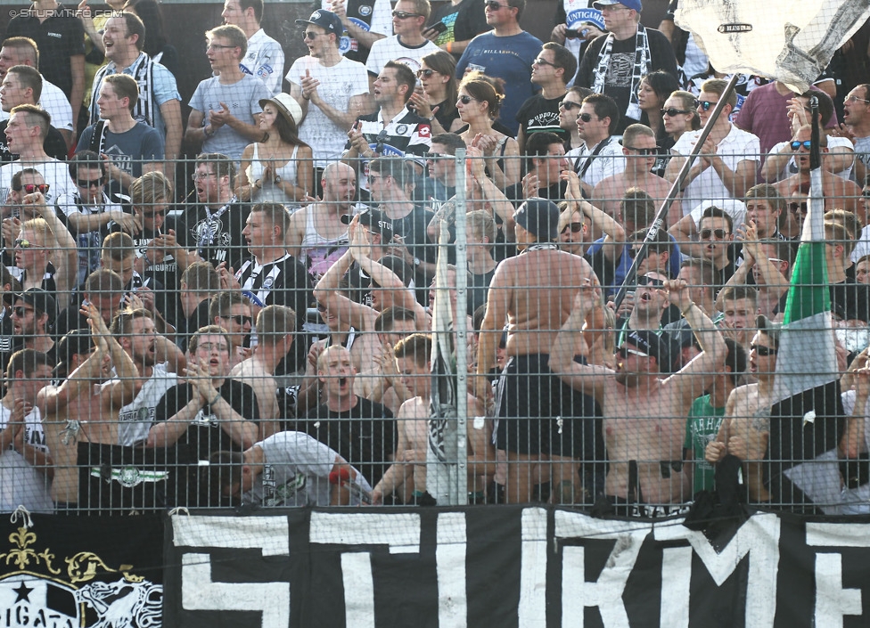 Altach - Sturm Graz
Oesterreichische Fussball Bundesliga, 1. Runde, SC Rheindorf Altach - SK Sturm Graz, Stadion Schnabelholz Altach, 19.07.2014. 

Foto zeigt Fans von Sturm
