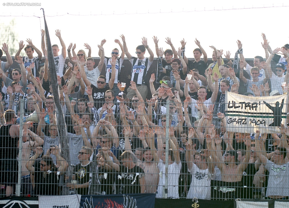 Altach - Sturm Graz
Oesterreichische Fussball Bundesliga, 1. Runde, SC Rheindorf Altach - SK Sturm Graz, Stadion Schnabelholz Altach, 19.07.2014. 

Foto zeigt Fans von Sturm
