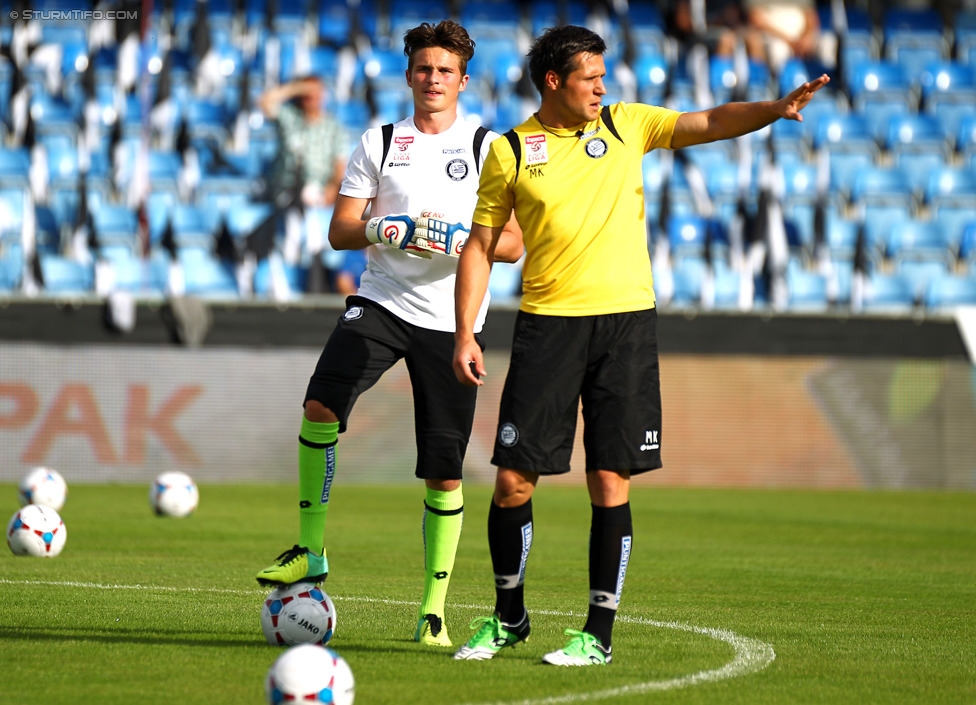 Altach - Sturm Graz
Oesterreichische Fussball Bundesliga, 1. Runde, SC Rheindorf Altach - SK Sturm Graz, Stadion Schnabelholz Altach, 19.07.2014. 

Foto zeigt Tobias Schuetzenauer (Sturm) und Martin Klug (Tormanntrainer Sturm)
