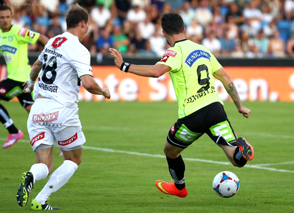 Altach - Sturm Graz
Oesterreichische Fussball Bundesliga, 1. Runde, SC Rheindorf Altach - SK Sturm Graz, Stadion Schnabelholz Altach, 19.07.2014. 

Foto zeigt Jan Zwischenbrugger (Altach) und Marco Djuricin (Sturm)
