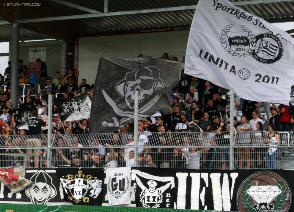 Groedig - Sturm Graz
Oesterreichische Fussball Bundesliga, 2. Runde, SV Groedig - SK Sturm Graz, Untersbergarena Groedig, 27.07.2014. 

Foto zeigt Fans von Sturm
