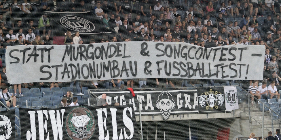 Sturm Graz - Hamburger SV
Testspiel,  SK Sturm Graz - Hamburger SV, Stadion Liebenau Graz, 30.07.2014. 

Foto Fans von Sturm mit einem Spruchband 
Schlüsselwörter: protest