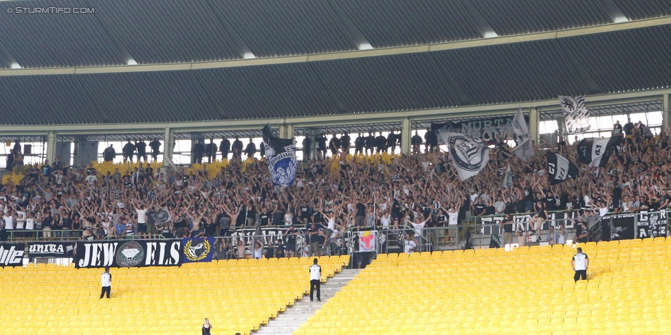 Rapid - Sturm Graz
Oesterreichische Fussball Bundesliga, 4. Runde, SK Rapid Wien - SK Sturm Graz, Ernst-Happel-Stadion Wien, 09.08.2014. 

Foto zeigt Fans von Sturm 
