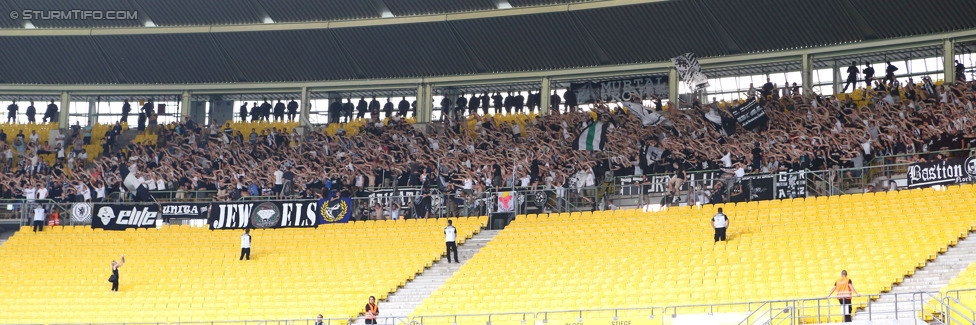 Rapid - Sturm Graz
Oesterreichische Fussball Bundesliga, 4. Runde, SK Rapid Wien - SK Sturm Graz, Ernst-Happel-Stadion Wien, 09.08.2014. 

Foto zeigt Fans von Sturm 
