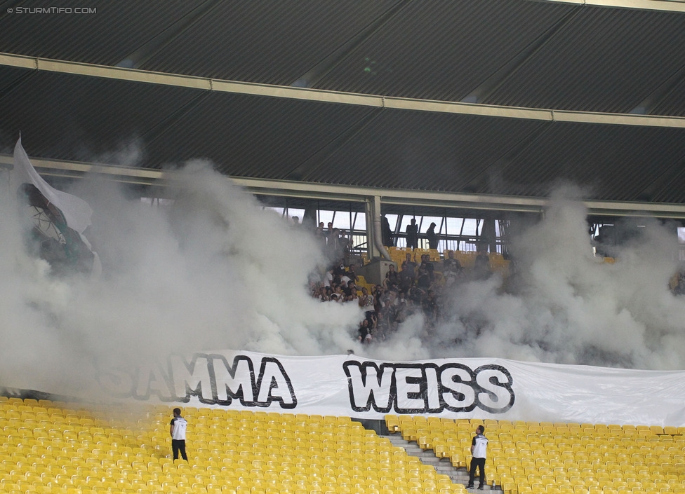 Rapid - Sturm Graz
Oesterreichische Fussball Bundesliga, 4. Runde, SK Rapid Wien - SK Sturm Graz, Ernst-Happel-Stadion Wien, 09.08.2014. 

Foto zeigt Fans von Sturm mit einer Choreografie
Schlüsselwörter: pyrotechnik