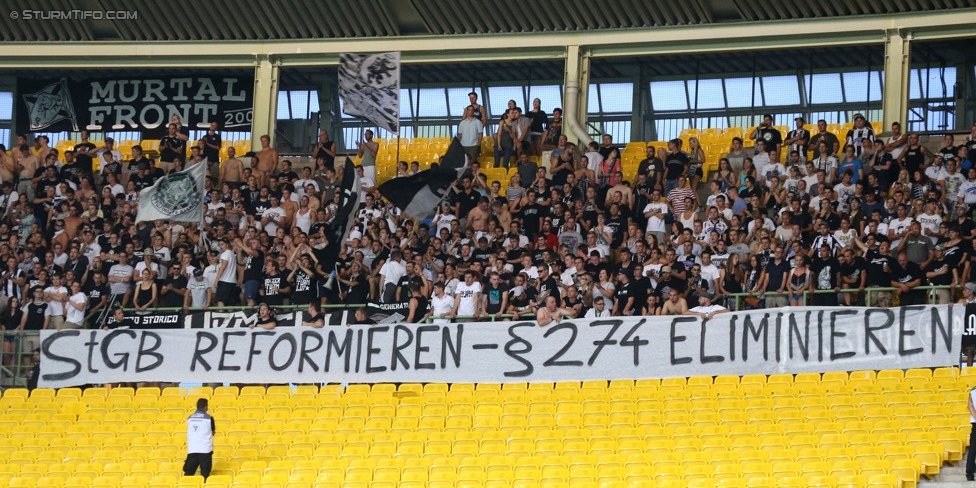 Rapid - Sturm Graz
Oesterreichische Fussball Bundesliga, 4. Runde, SK Rapid Wien - SK Sturm Graz, Ernst-Happel-Stadion Wien, 09.08.2014. 

Foto zeigt Fans von Sturm mit einem Spruchband
Schlüsselwörter: protest