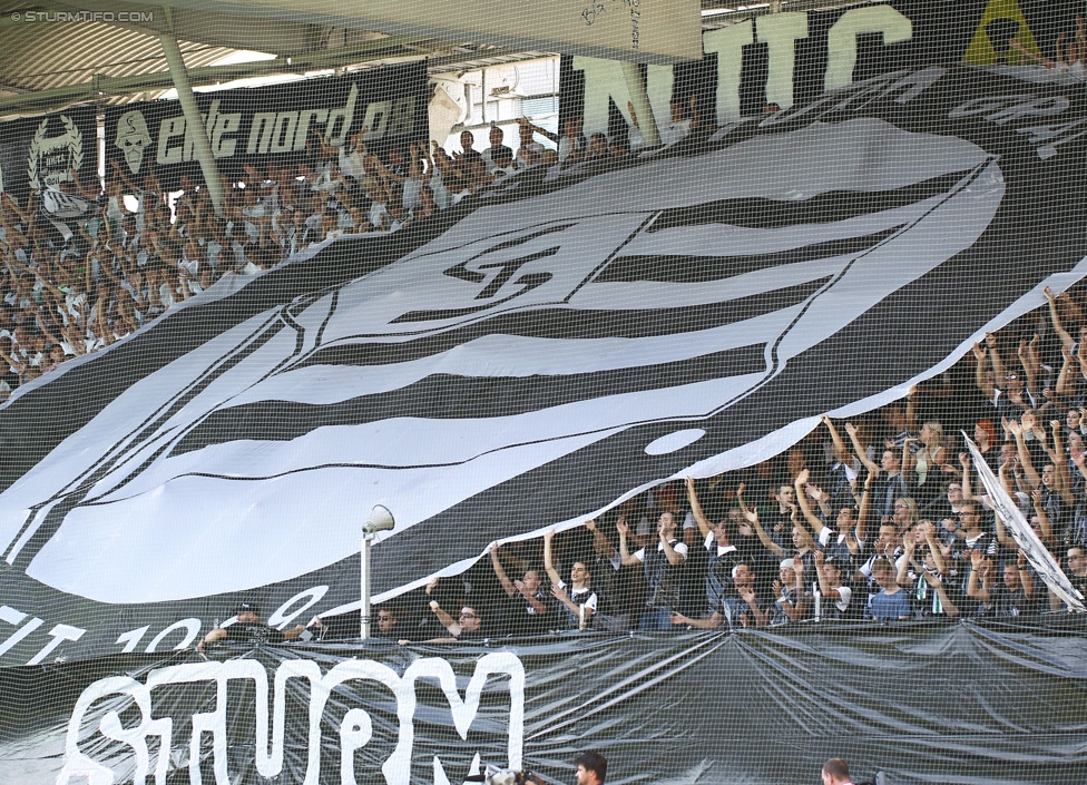 Sturm Graz - Austria Wien
Oesterreichische Fussball Bundesliga, 5. Runde, SK Sturm Graz - FK Austria Wien, Stadion Liebenau Graz, 17.08.2014. 

Foto zeigt Fans von Sturm mit einer Choreografie
