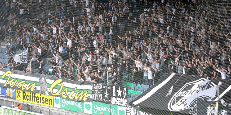 Sturm Graz - Wolfsberg
Oesterreichische Fussball Bundesliga, 6. Runde, SK Sturm Graz - Wolfsberger AC, Stadion Liebenau Graz, 23.08.2014. 

Foto zeigt Fans von Sturm
