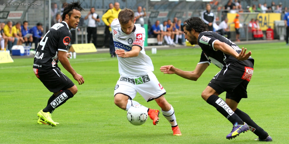 Sturm Graz - Wolfsberg
Oesterreichische Fussball Bundesliga, 6. Runde, SK Sturm Graz - Wolfsberger AC, Stadion Liebenau Graz, 23.08.2014. 

Foto zeigt Stephan Palla (Wolfsberg), David Schloffer (Sturm) und Jacobo Maria Yncian Pajares (Wolfsberg)
