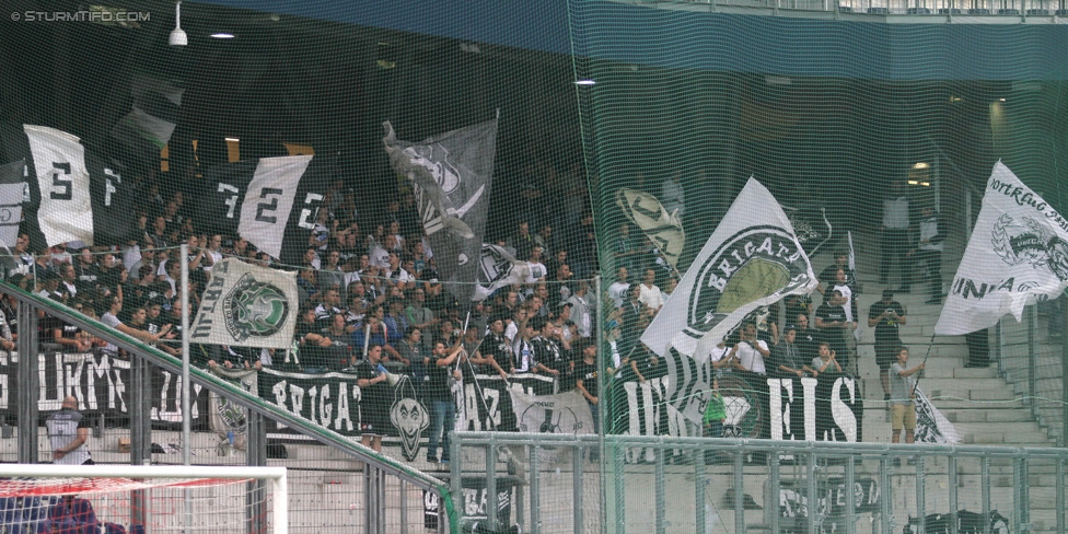 RB Salzburg - Sturm Graz
Oesterreichische Fussball Bundesliga, 7. Runde, FC RB Salzburg - SK Sturm Graz, Stadion Wals-Siezenheim, 30.08.2014. 

Foto zeigt Fans von Sturm
