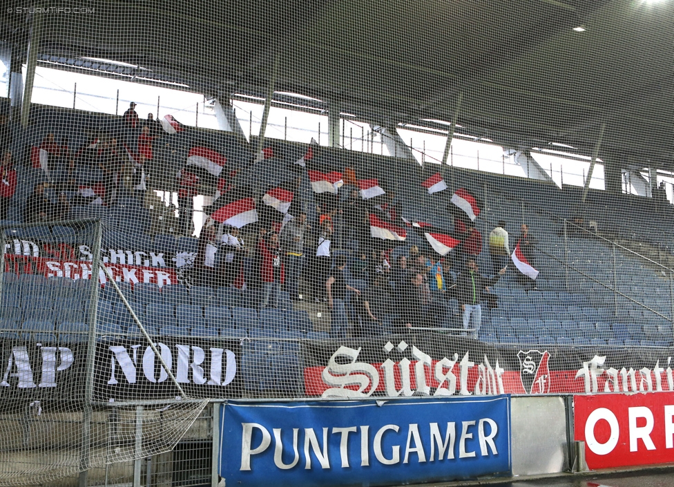 Sturm Graz - Admira Wacker
Oesterreichische Fussball Bundesliga, 8. Runde, SK Sturm Graz - FC Admira Wacker Moedling, Stadion Liebenau Graz, 13.09.2014. 

Foto zeigt Fans der Admira
