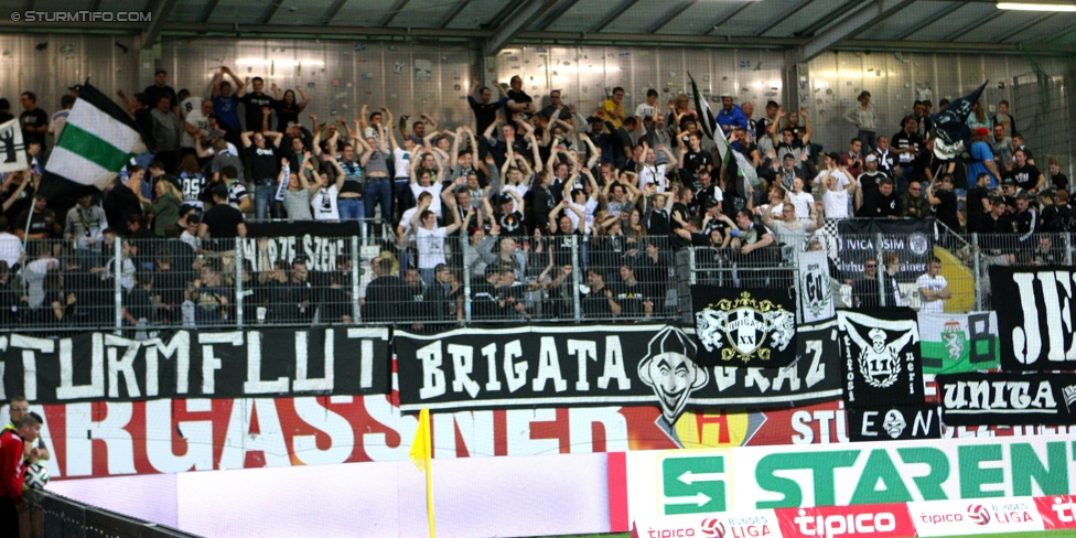 Ried - Sturm Graz
Oesterreichische Fussball Bundesliga, 9. Runde, SV Ried - SK Sturm Graz, Arena Ried, 20.09.2014. 

Foto zeigt Fans von Sturm
