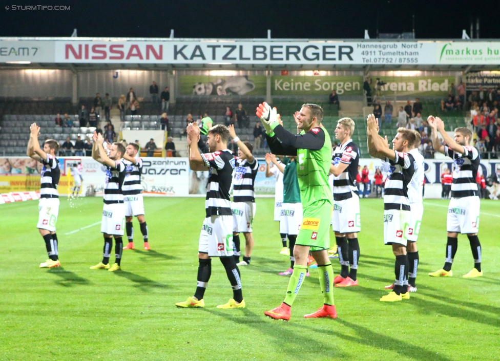 Ried - Sturm Graz
Oesterreichische Fussball Bundesliga, 9. Runde, SV Ried - SK Sturm Graz, Arena Ried, 20.09.2014. 

Foto zeigt die Mannschaft von Sturm
Schlüsselwörter: jubel