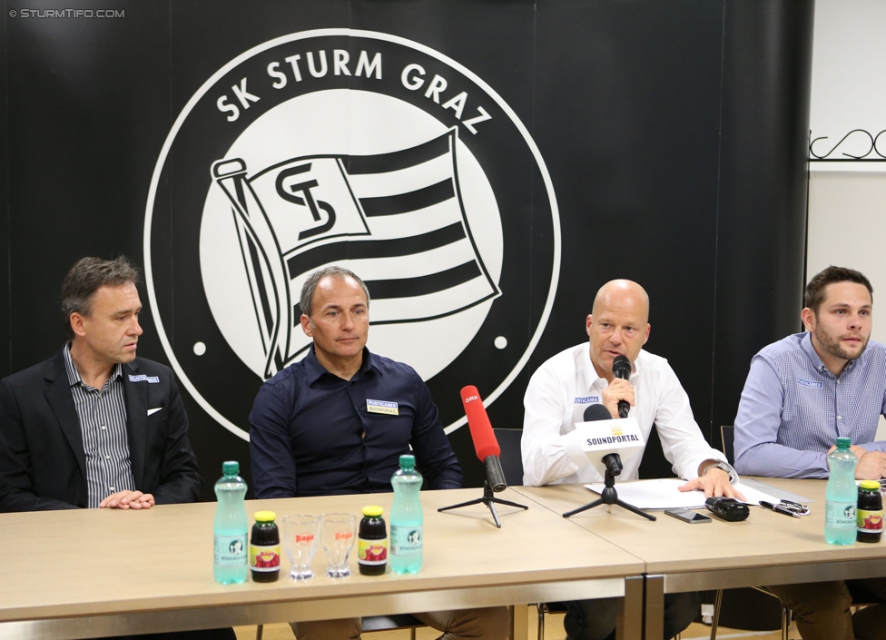 Pressekonferenz Sturm
Oesterreichische Fussball Bundesliga, SK Sturm Graz Pressekonferenz, Trainingszentrum Messendorf, 21.09.2014.

Foto zeigt Christian Jauk (Praesident Sturm), Darko Milanic (Cheftrainer Sturm), Gerhard Goldbrich (General Manager Sturm) und Alexander Fasching (Pressesprecher Sturm)
