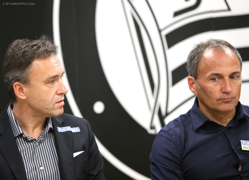 Pressekonferenz Sturm
Oesterreichische Fussball Bundesliga, SK Sturm Graz Pressekonferenz, Trainingszentrum Messendorf, 21.09.2014.

Foto zeigt Christian Jauk (Praesident Sturm) und Darko Milanic (Cheftrainer Sturm)
