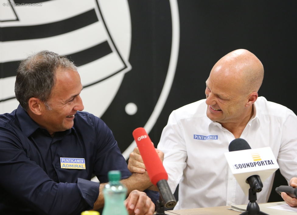 Pressekonferenz Sturm
Oesterreichische Fussball Bundesliga, SK Sturm Graz Pressekonferenz, Trainingszentrum Messendorf, 21.09.2014.

Foto zeigt Darko Milanic (Cheftrainer Sturm) und Gerhard Goldbrich (General Manager Sturm)
