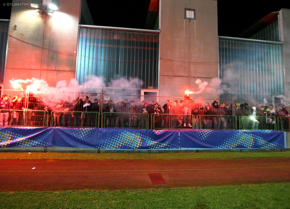 Austria Salzburg - Sturm Graz
OEFB Cup, 2. Runde, SV Austria Salzburg - SK Sturm Graz, Stadion Voecklabruck, 23.09.2014. 

Foto zeigt Fans von Sturm
Schlüsselwörter: pyrotechnik