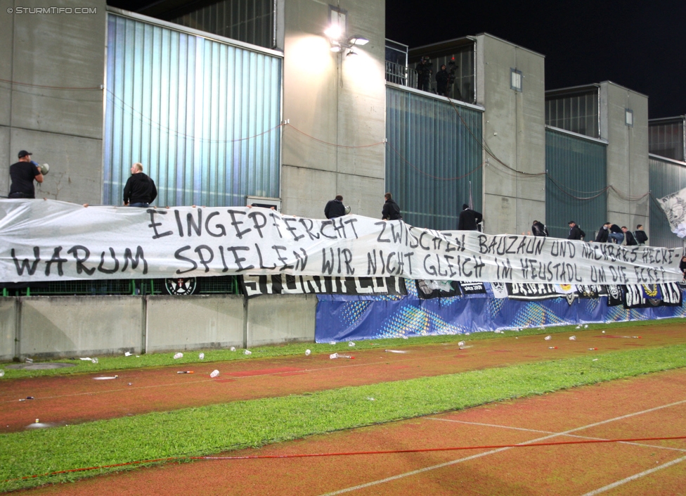 Austria Salzburg - Sturm Graz
OEFB Cup, 2. Runde, SV Austria Salzburg - SK Sturm Graz, Stadion Voecklabruck, 23.09.2014. 

Foto zeigt Fans von Sturm mit einem Spruchband
Schlüsselwörter: protest