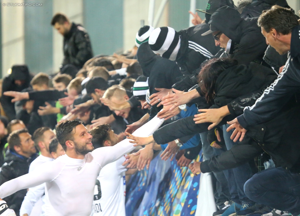 Austria Salzburg - Sturm Graz
OEFB Cup, 2. Runde, SV Austria Salzburg - SK Sturm Graz, Stadion Voecklabruck, 23.09.2014. 

Foto zeigt Marco Djuricin (Sturm) und Fans von Sturm
