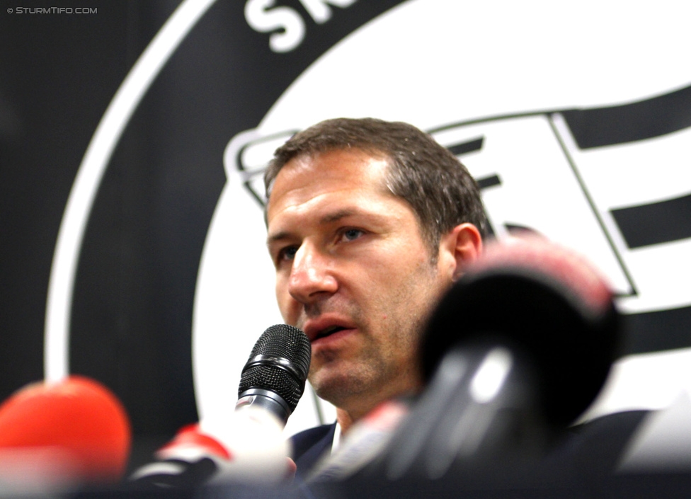 Pressekonferenz Sturm
Oesterreichische Fussball Bundesliga, SK Sturm Graz Pressekonferenz, Trainingszentrum Messendorf, 30.09.2014.

Foto zeigt Franco Foda (Cheftrainer Sturm)
