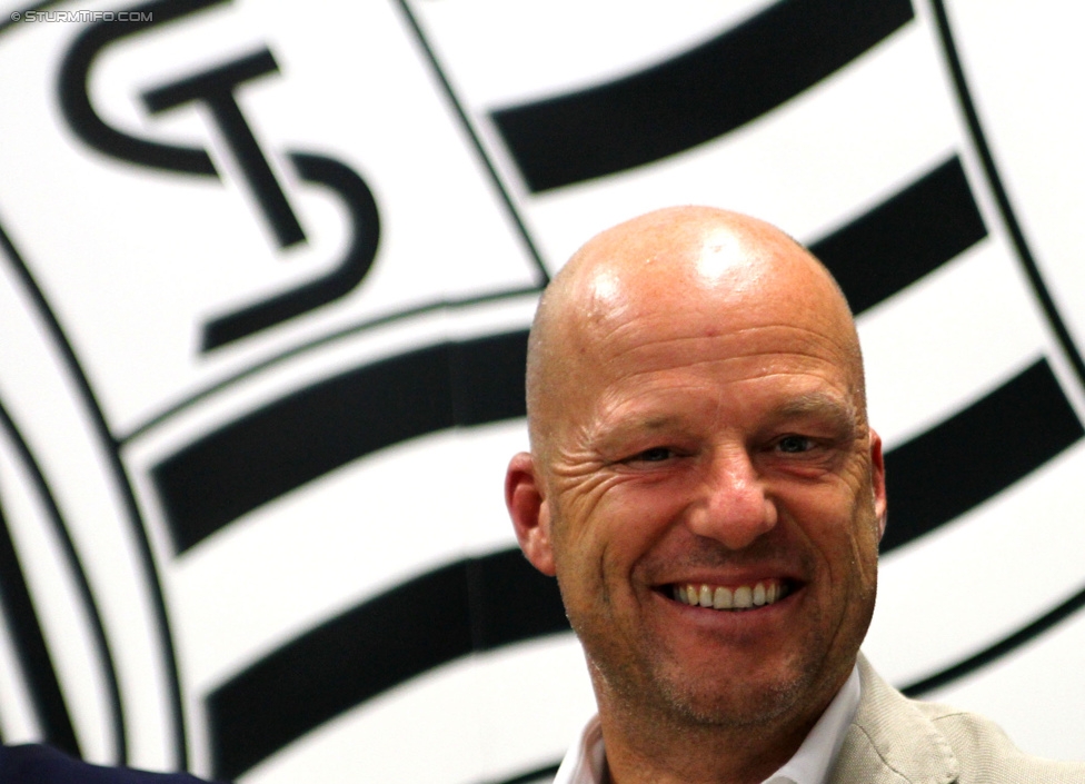 Pressekonferenz Sturm
Oesterreichische Fussball Bundesliga, SK Sturm Graz Pressekonferenz, Trainingszentrum Messendorf, 30.09.2014.

Foto zeigt Gerhard Goldbrich (General Manager Sturm)
Schlüsselwörter: freude