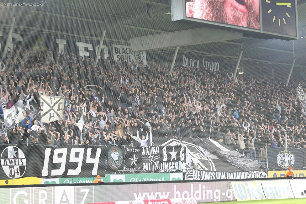 Sturm Graz - Groedig
Oesterreichische Fussball Bundesliga, 11. Runde, SK Sturm Graz - SV Groedig, Stadion Liebenau Graz, 04.10.2014. 

Foto zeigt Fans von Sturm
