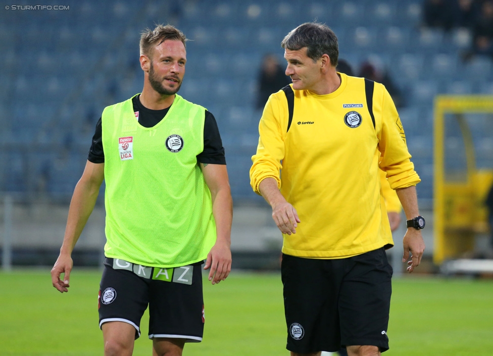 Sturm Graz - Groedig
Oesterreichische Fussball Bundesliga, 11. Runde, SK Sturm Graz - SV Groedig, Stadion Liebenau Graz, 04.10.2014. 

Foto zeigt Martin Ehrenreich (Sturm) und Walter Niederkofler (Konditionstrainer Sturm)
