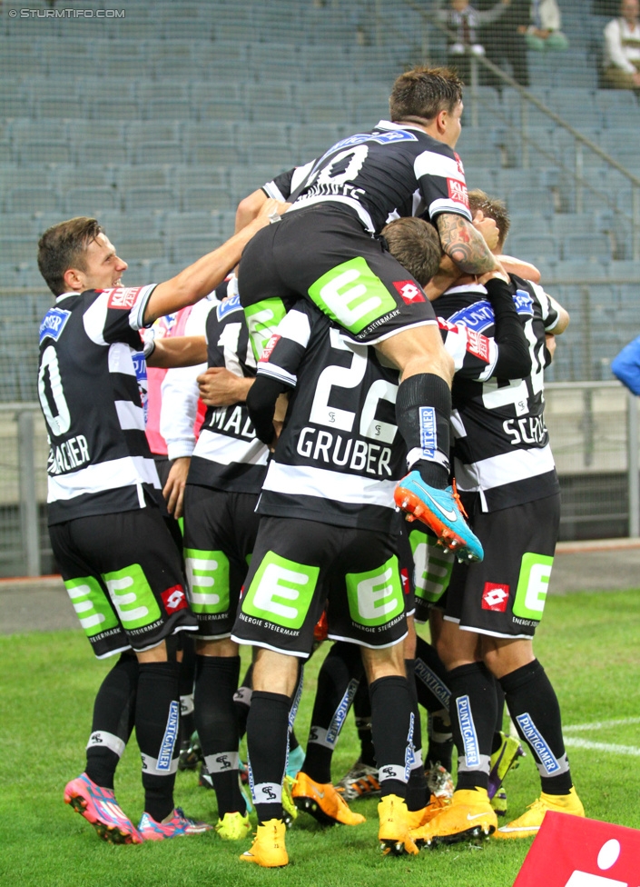 Sturm Graz - Groedig
Oesterreichische Fussball Bundesliga, 11. Runde, SK Sturm Graz - SV Groedig, Stadion Liebenau Graz, 04.10.2014. 

Foto zeigt die Mannschaft von Sturm
Schlüsselwörter: jubel