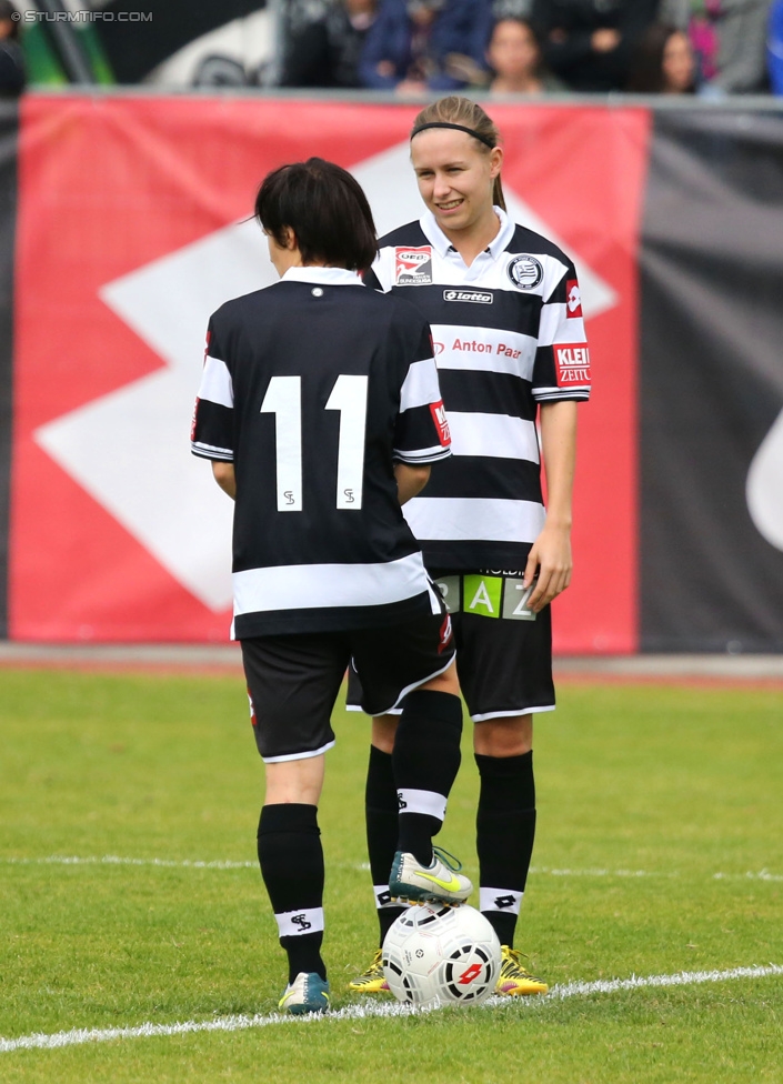 Sturm Damen - LUV
OEFB Frauenliga, 6. Runde,  SK Sturm Graz Damen - LUV Graz, Trainingszentrum Messendorf, 04.10.2014. 

Foto zeigt Mihaela Pavlek (Sturm Damen) und Ramona Kern (Sturm Damen)
