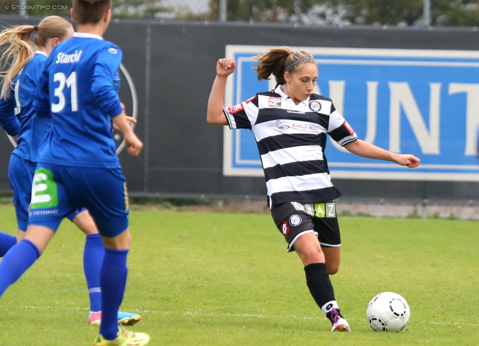 Sturm Damen - LUV
OEFB Frauenliga, 6. Runde,  SK Sturm Graz Damen - LUV Graz, Trainingszentrum Messendorf, 04.10.2014. 

Foto zeigt Jessica Starchl (LUV) und Nicole Gatternig (Sturm Damen)
