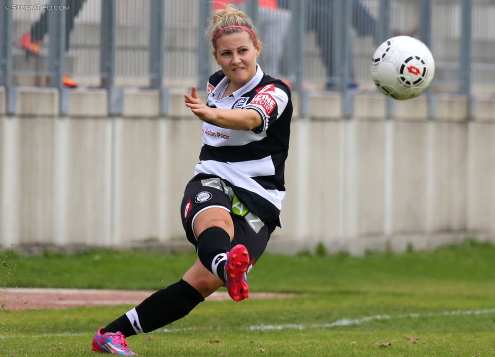 Sturm Damen - LUV
OEFB Frauenliga, 6. Runde,  SK Sturm Graz Damen - LUV Graz, Trainingszentrum Messendorf, 04.10.2014. 

Foto zeigt Carmen Oberressl (Sturm Damen)
Schlüsselwörter: freistoss