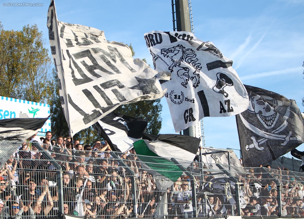 Wiener Neustadt - Sturm Graz
Oesterreichische Fussball Bundesliga, 12. Runde, SC Wiener Neustadt - SK Sturm Graz, Stadion Wiener Neustadt, 19.10.2014. 

Foto zeigt Fans von Sturm
