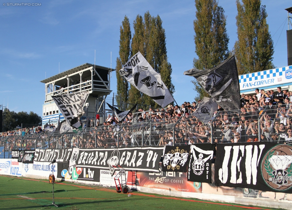 Wiener Neustadt - Sturm Graz
Oesterreichische Fussball Bundesliga, 12. Runde, SC Wiener Neustadt - SK Sturm Graz, Stadion Wiener Neustadt, 19.10.2014. 

Foto zeigt Fans von Sturm
