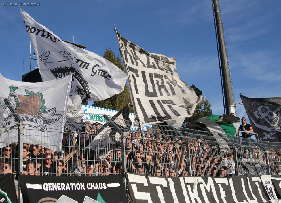 Wiener Neustadt - Sturm Graz
Oesterreichische Fussball Bundesliga, 12. Runde, SC Wiener Neustadt - SK Sturm Graz, Stadion Wiener Neustadt, 19.10.2014. 

Foto zeigt Fans von Sturm
