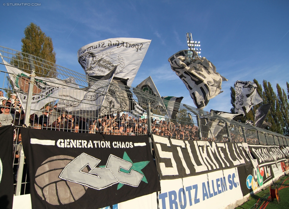 Wiener Neustadt - Sturm Graz
Oesterreichische Fussball Bundesliga, 12. Runde, SC Wiener Neustadt - SK Sturm Graz, Stadion Wiener Neustadt, 19.10.2014. 

Foto zeigt Fans von Sturm
