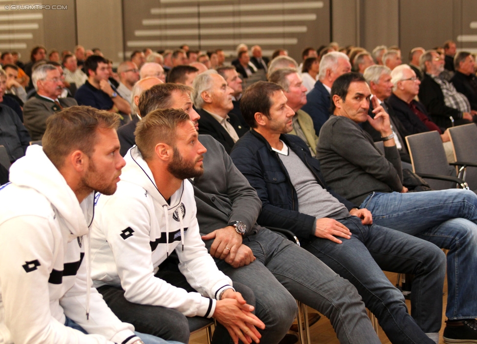 SK Sturm Mitgliederabend
SK Sturm Graz Mitgliederabend, Raiffeisen Landesbank Raaba, 21.10.2014. 

Foto zeigt Benedikt Pliquett (Sturm), Martin Ehrenreich (Sturm), Roland Goriupp (Tormanntrainer Sturm), Franco Foda (Cheftrainer Sturm) und Thomas Kristl (Co-Trainer Sturm)
