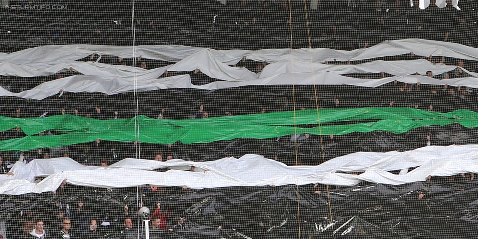 Sturm Graz - Rapid Wien
Oesterreichische Fussball Bundesliga, 13. Runde, SK Sturm Graz - SK Rapid Wien, Stadion Liebenau Graz, 25.10.2014. 

Foto zeigt Fans von Sturm mit einer Choreografie
