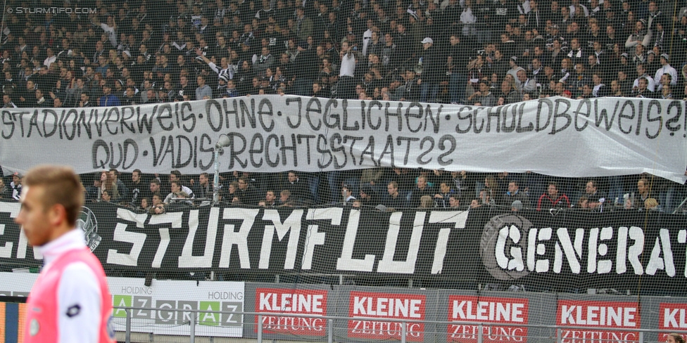 Sturm Graz - Rapid Wien
Oesterreichische Fussball Bundesliga, 13. Runde, SK Sturm Graz - SK Rapid Wien, Stadion Liebenau Graz, 25.10.2014. 

Foto zeigt Fans von Sturm mit einem Spruchband
Schlüsselwörter: protest