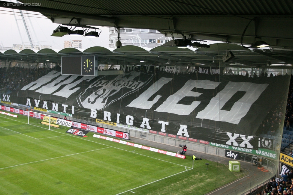 Sturm Graz - Rapid Wien
Oesterreichische Fussball Bundesliga, 13. Runde, SK Sturm Graz - SK Rapid Wien, Stadion Liebenau Graz, 25.10.2014. 

Foto zeigt Fans von Sturm mit einer Choreografie
